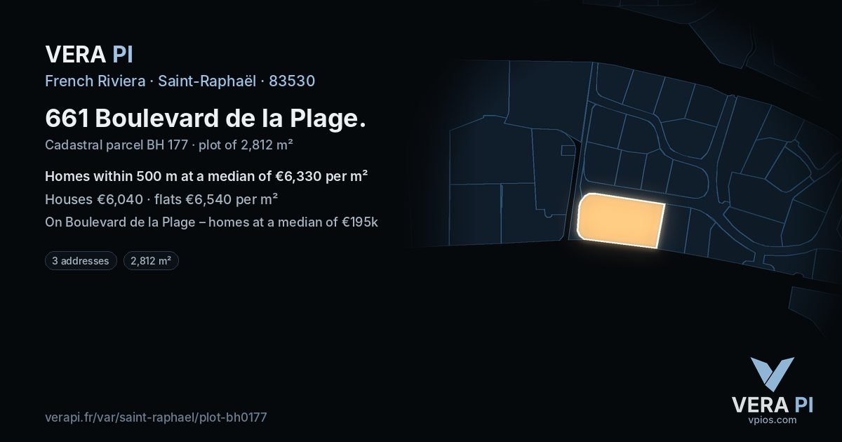 661 Boulevard de la Plage, Saint-Raphaël at night – the plot lit, the parcels around coloured by the prices near them