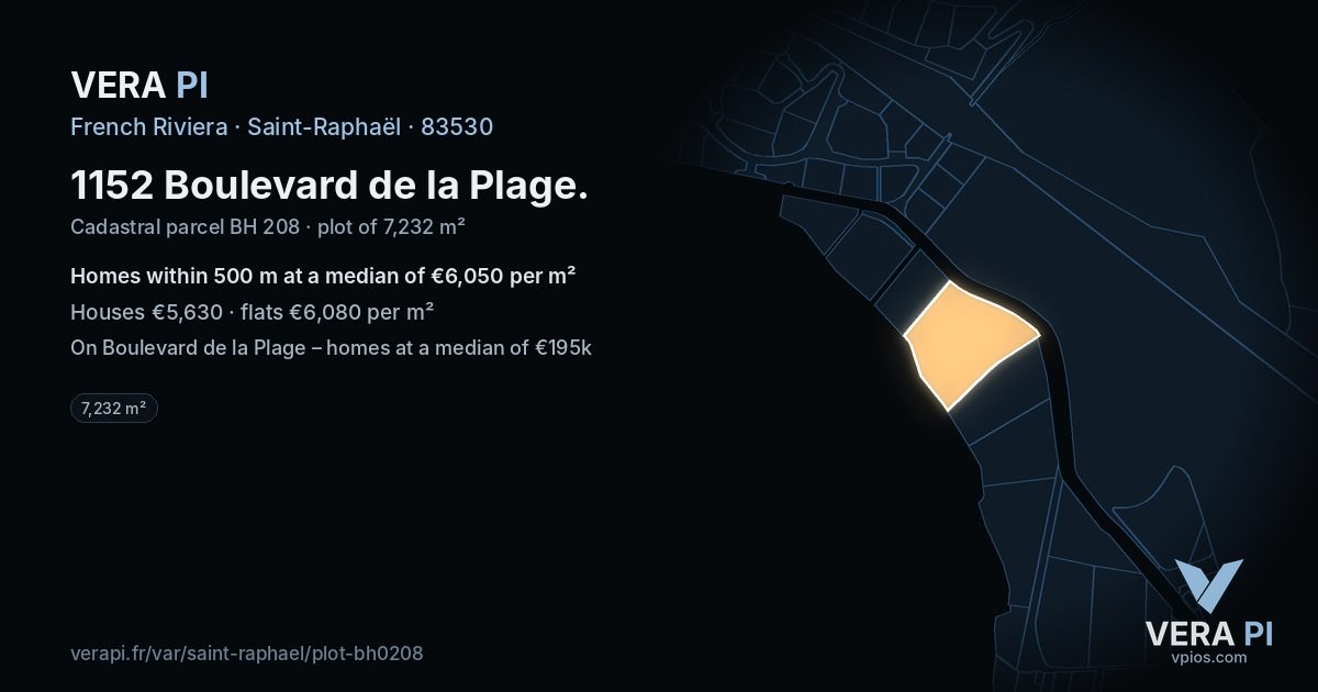 1152 Boulevard de la Plage, Saint-Raphaël at night – the plot lit, the parcels around coloured by the prices near them