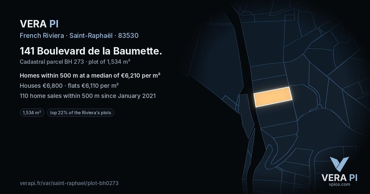 141 Boulevard de la Baumette, Saint-Raphaël at night – the plot lit, the parcels around coloured by the prices near them