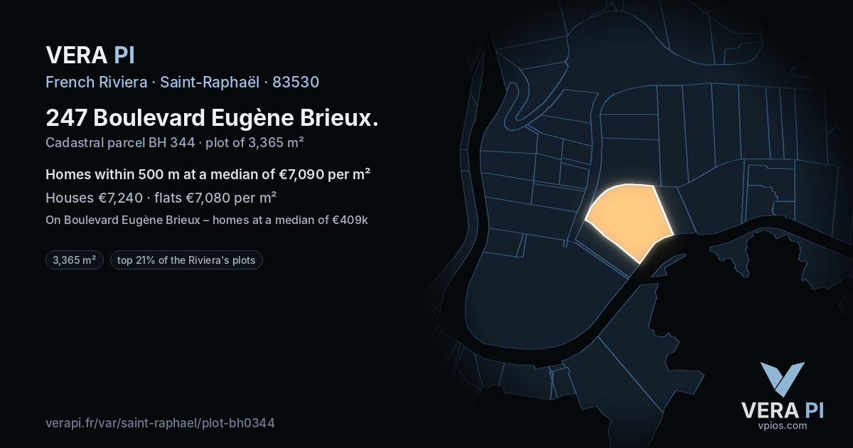 247 Boulevard Eugène Brieux, Saint-Raphaël at night – the plot lit, the parcels around coloured by the prices near them