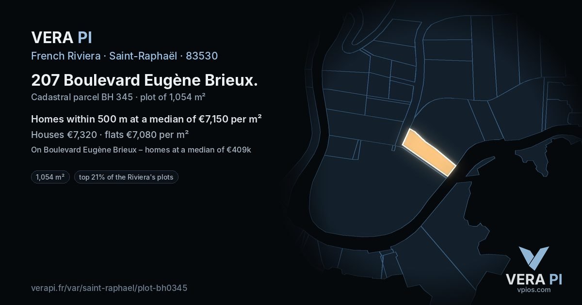 207 Boulevard Eugène Brieux, Saint-Raphaël at night – the plot lit, the parcels around coloured by the prices near them