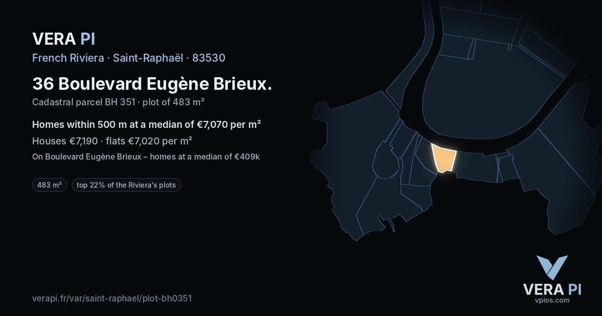 36 Boulevard Eugène Brieux, Saint-Raphaël at night – the plot lit, the parcels around coloured by the prices near them