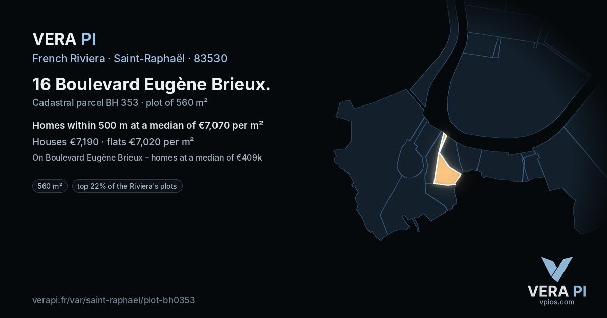 16 Boulevard Eugène Brieux, Saint-Raphaël at night – the plot lit, the parcels around coloured by the prices near them