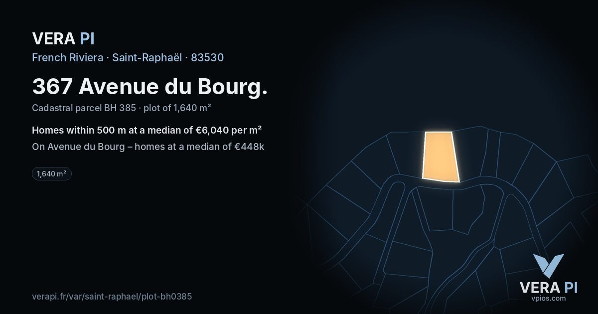 367 Avenue du Bourg, Saint-Raphaël at night – the plot lit, the parcels around coloured by the prices near them