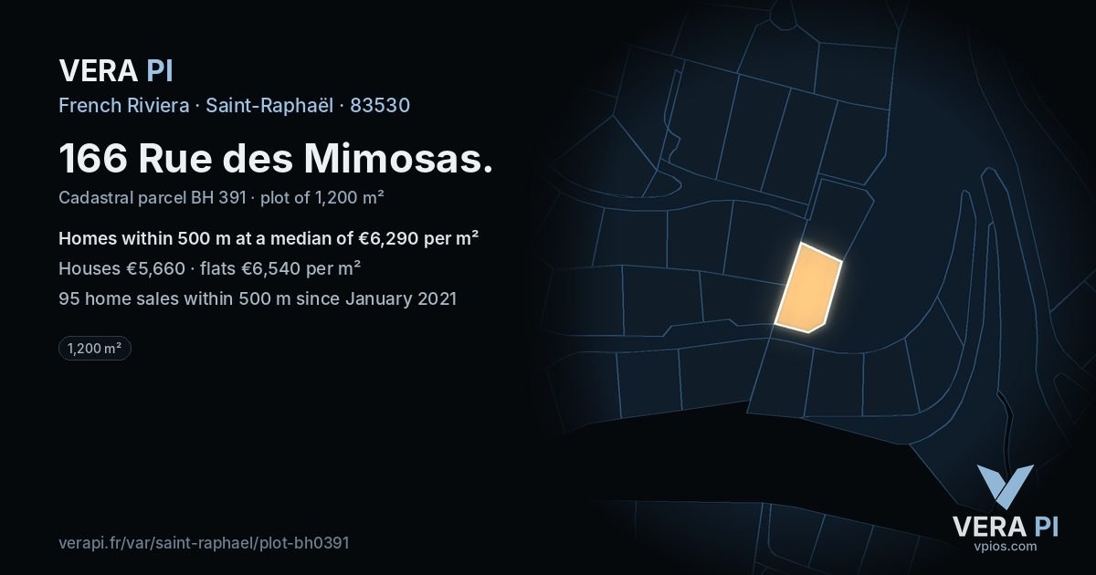 166 Rue des Mimosas, Saint-Raphaël at night – the plot lit, the parcels around coloured by the prices near them