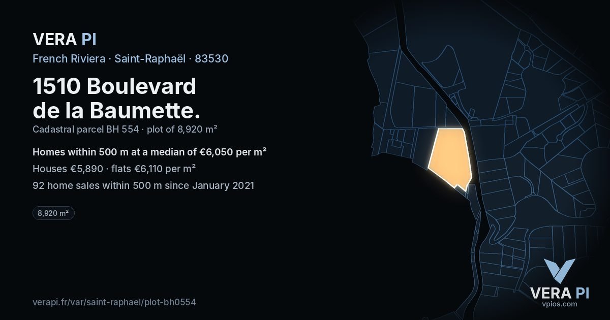 1510 Boulevard de la Baumette, Saint-Raphaël at night – the plot lit, the parcels around coloured by the prices near them
