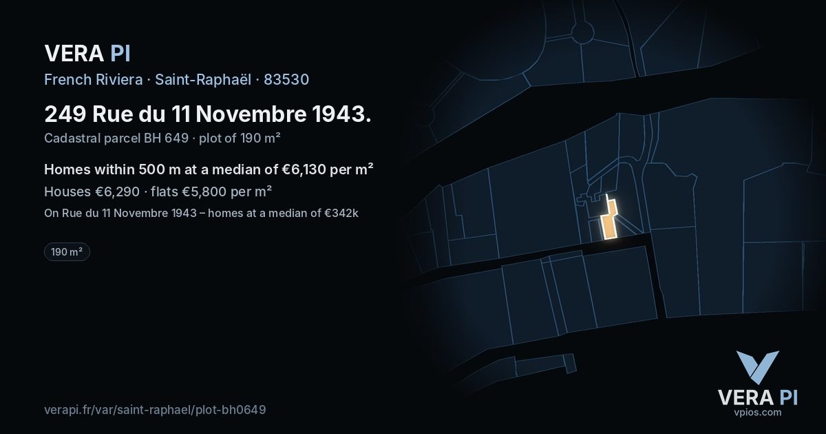 249 Rue du 11 Novembre 1943, Saint-Raphaël at night – the plot lit, the parcels around coloured by the prices near them