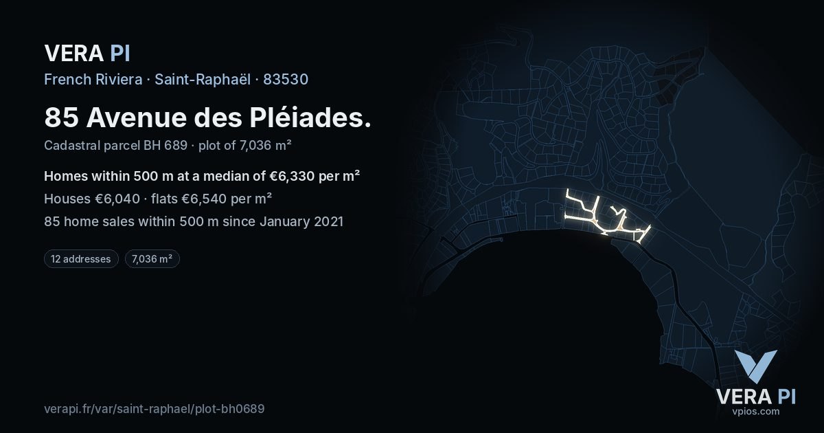 85 Avenue des Pléiades, Saint-Raphaël at night – the plot lit, the parcels around coloured by the prices near them