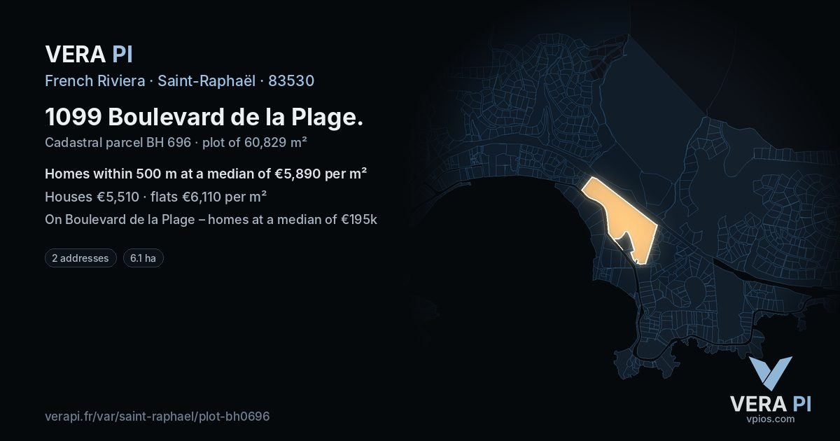 1099 Boulevard de la Plage, Saint-Raphaël at night – the plot lit, the parcels around coloured by the prices near them