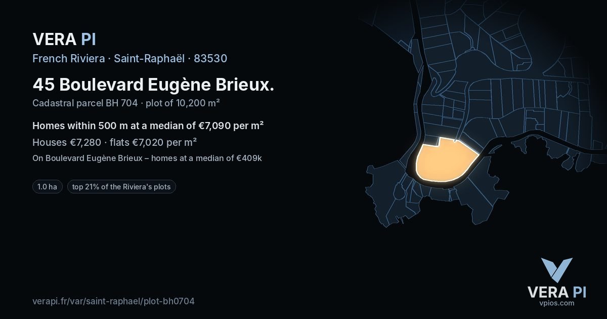 45 Boulevard Eugène Brieux, Saint-Raphaël at night – the plot lit, the parcels around coloured by the prices near them