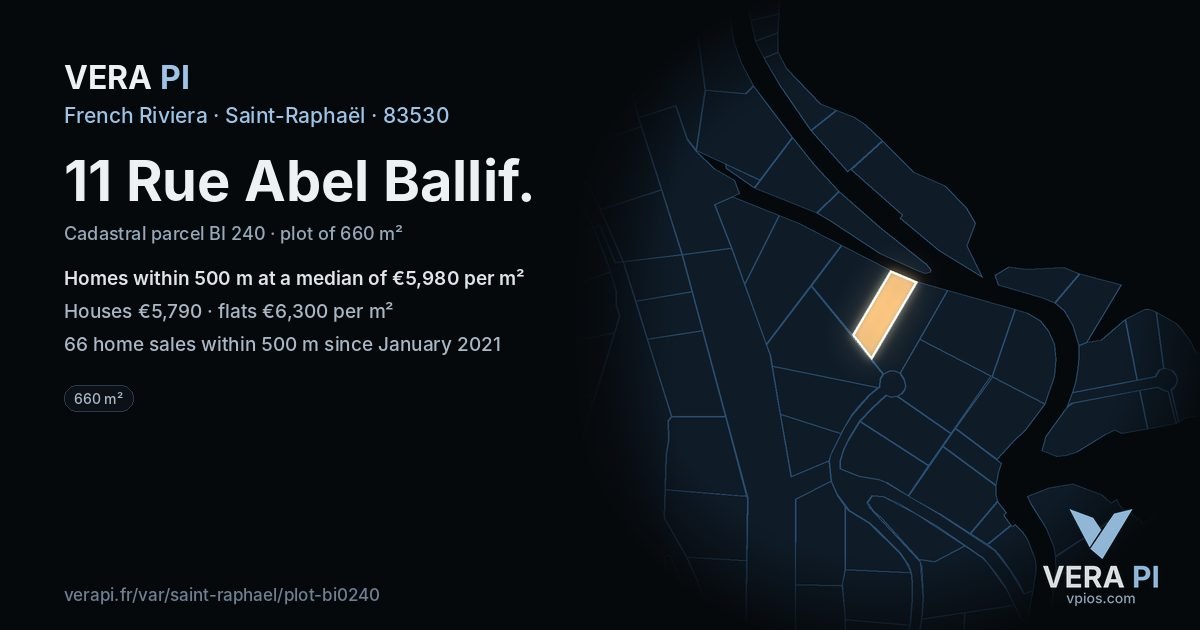 11 Rue Abel Ballif, Saint-Raphaël at night – the plot lit, the parcels around coloured by the prices near them