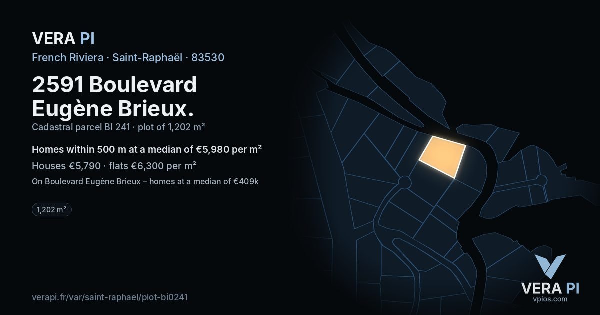 2591 Boulevard Eugène Brieux, Saint-Raphaël at night – the plot lit, the parcels around coloured by the prices near them