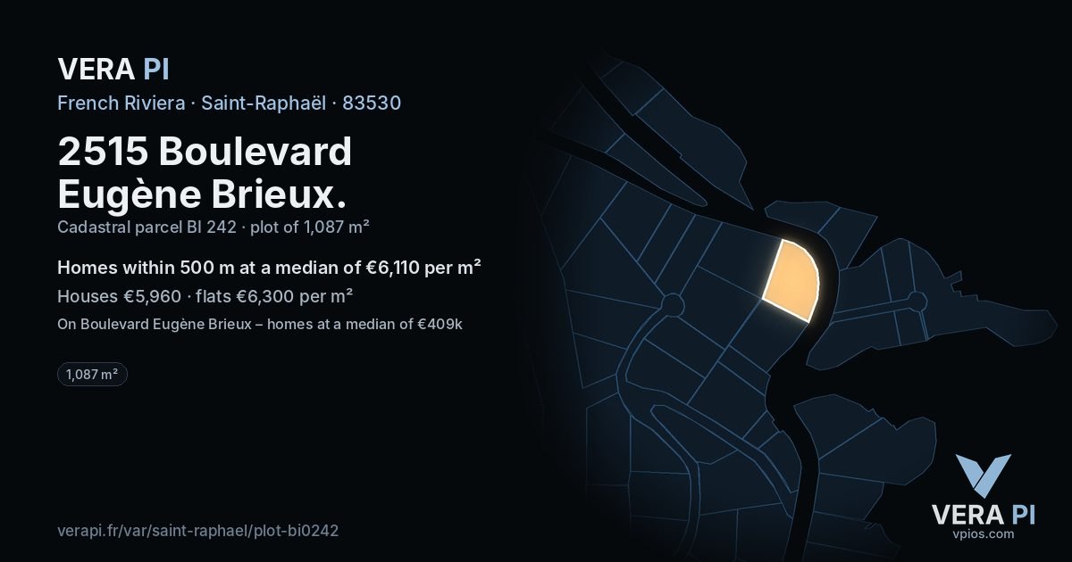 2515 Boulevard Eugène Brieux, Saint-Raphaël at night – the plot lit, the parcels around coloured by the prices near them