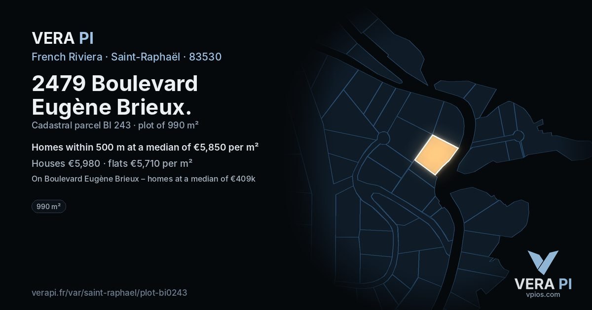 2479 Boulevard Eugène Brieux, Saint-Raphaël at night – the plot lit, the parcels around coloured by the prices near them