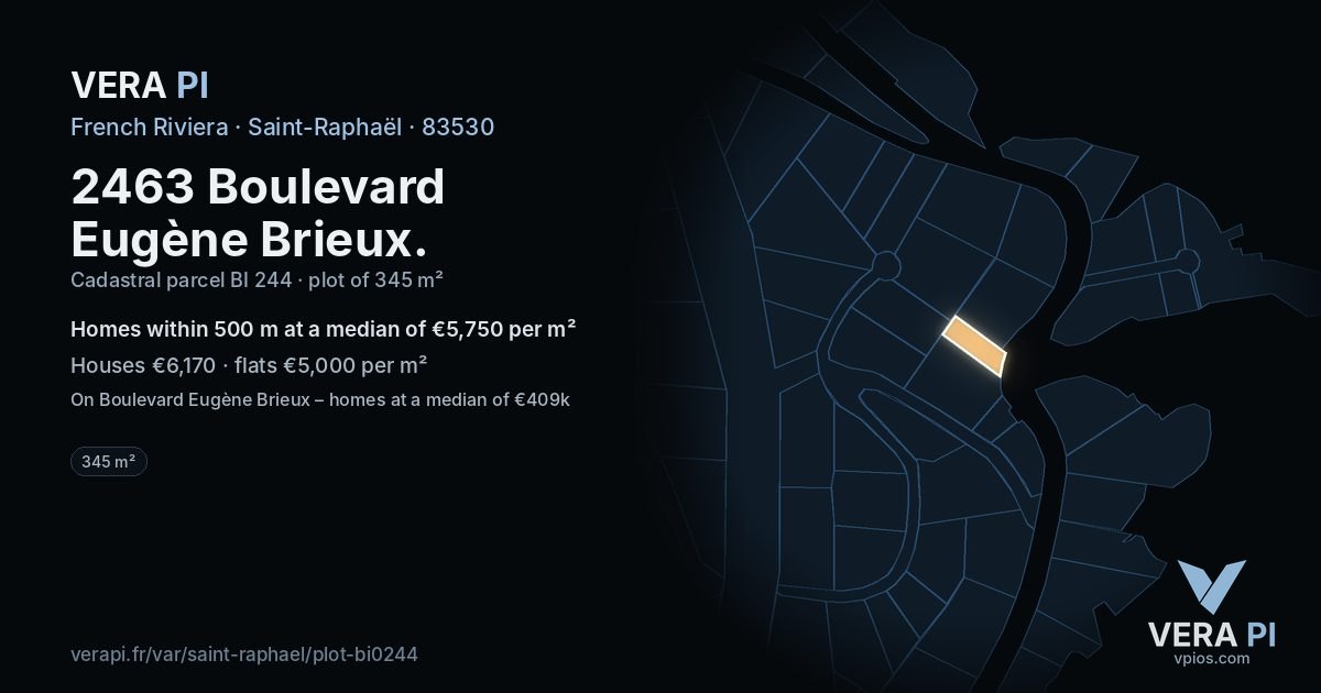 2463 Boulevard Eugène Brieux, Saint-Raphaël at night – the plot lit, the parcels around coloured by the prices near them