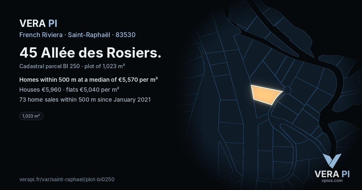 45 Allée des Rosiers, Saint-Raphaël at night – the plot lit, the parcels around coloured by the prices near them