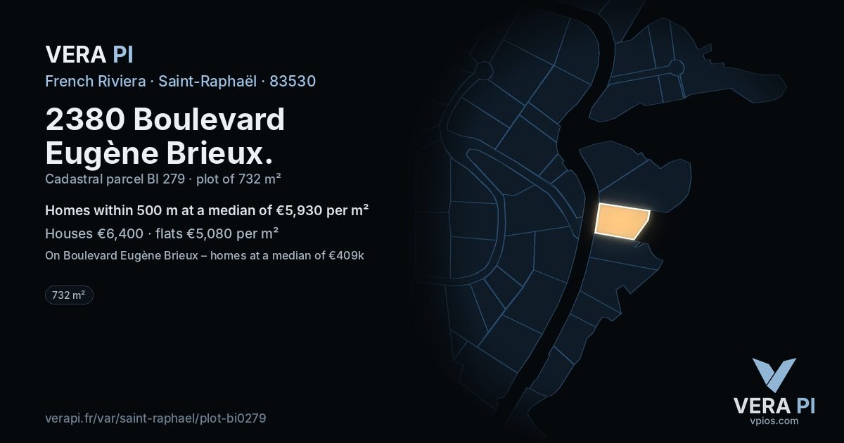 2380 Boulevard Eugène Brieux, Saint-Raphaël at night – the plot lit, the parcels around coloured by the prices near them