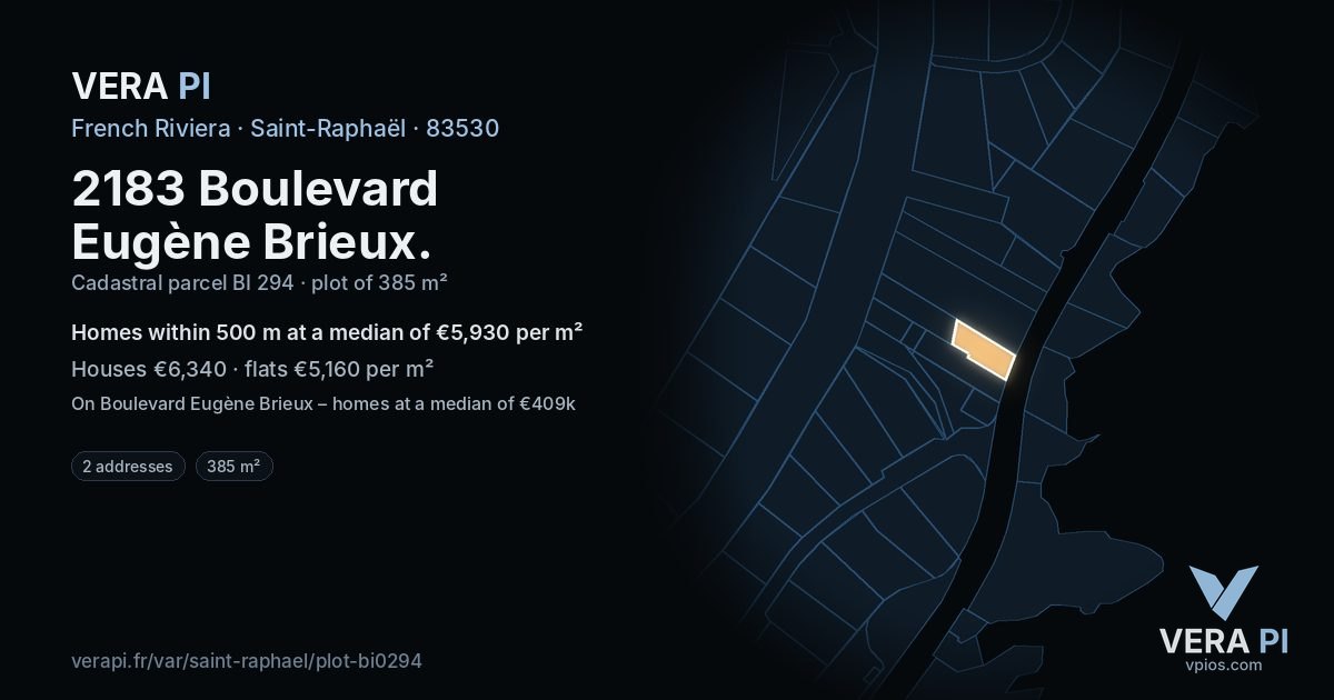 2183 Boulevard Eugène Brieux, Saint-Raphaël at night – the plot lit, the parcels around coloured by the prices near them