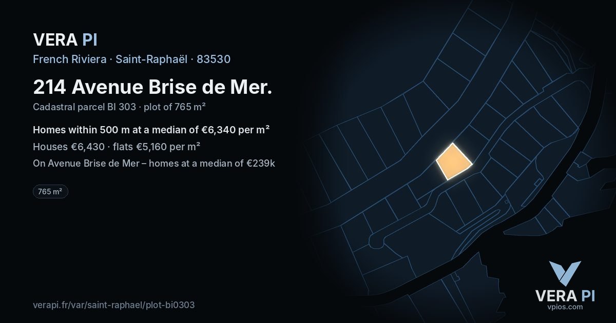 214 Avenue Brise de Mer, Saint-Raphaël at night – the plot lit, the parcels around coloured by the prices near them