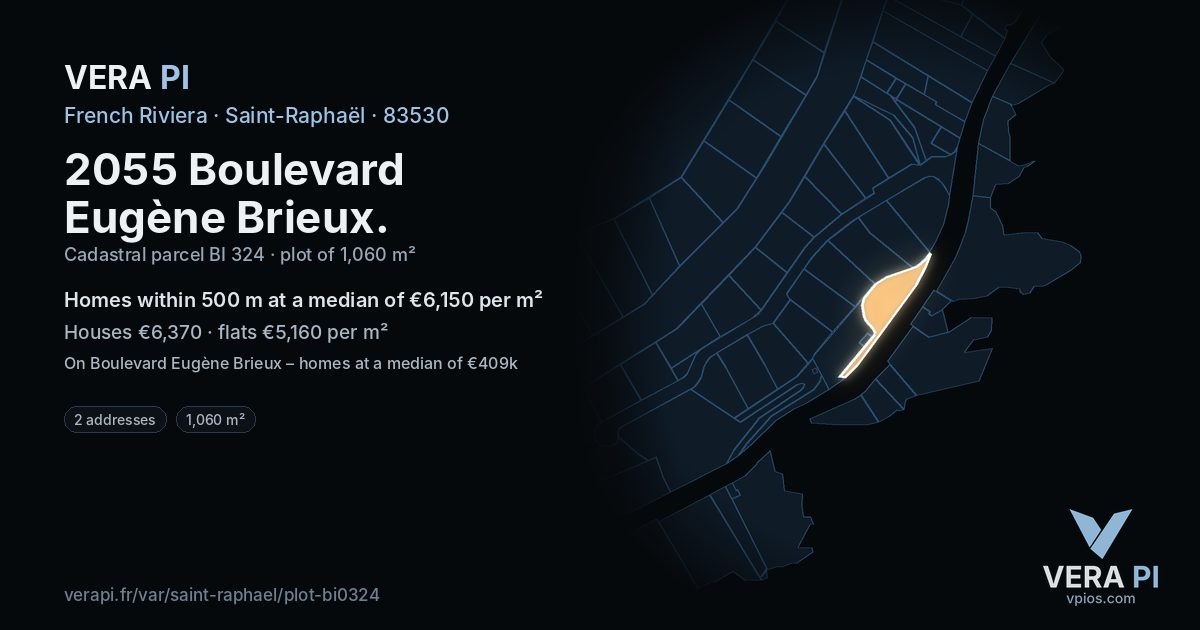 2055 Boulevard Eugène Brieux, Saint-Raphaël at night – the plot lit, the parcels around coloured by the prices near them