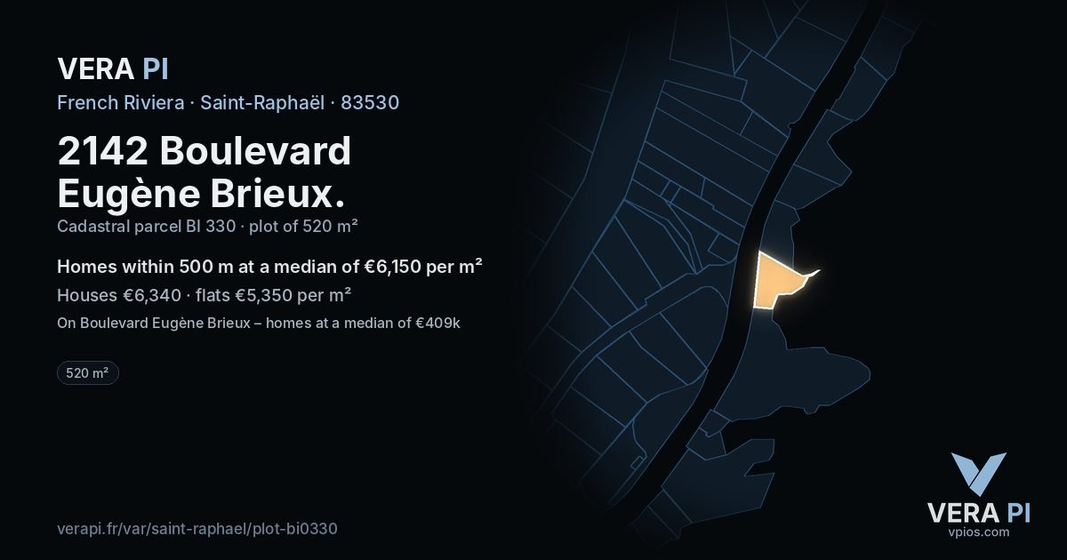 2142 Boulevard Eugène Brieux, Saint-Raphaël at night – the plot lit, the parcels around coloured by the prices near them