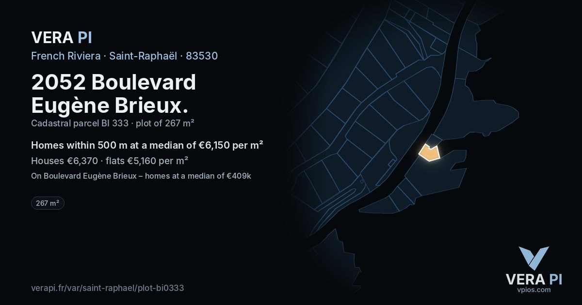 2052 Boulevard Eugène Brieux, Saint-Raphaël at night – the plot lit, the parcels around coloured by the prices near them