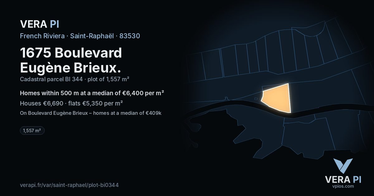 1675 Boulevard Eugène Brieux, Saint-Raphaël at night – the plot lit, the parcels around coloured by the prices near them