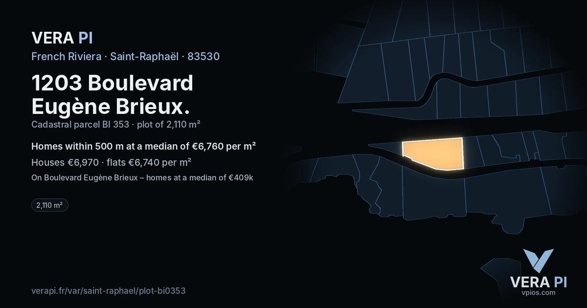 1203 Boulevard Eugène Brieux, Saint-Raphaël at night – the plot lit, the parcels around coloured by the prices near them