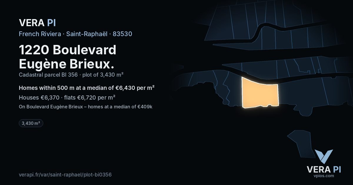 1220 Boulevard Eugène Brieux, Saint-Raphaël at night – the plot lit, the parcels around coloured by the prices near them