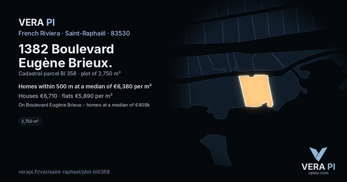 1382 Boulevard Eugène Brieux, Saint-Raphaël at night – the plot lit, the parcels around coloured by the prices near them