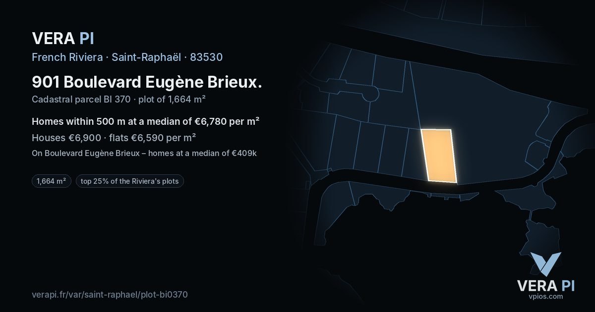 901 Boulevard Eugène Brieux, Saint-Raphaël at night – the plot lit, the parcels around coloured by the prices near them