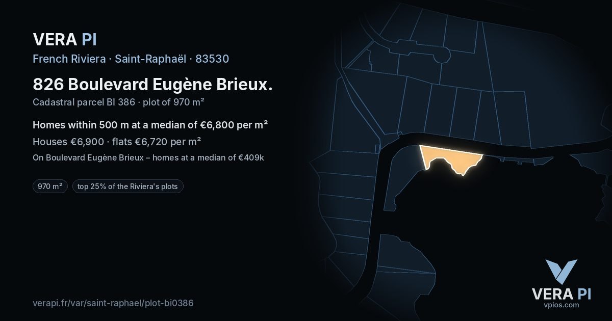 826 Boulevard Eugène Brieux, Saint-Raphaël at night – the plot lit, the parcels around coloured by the prices near them