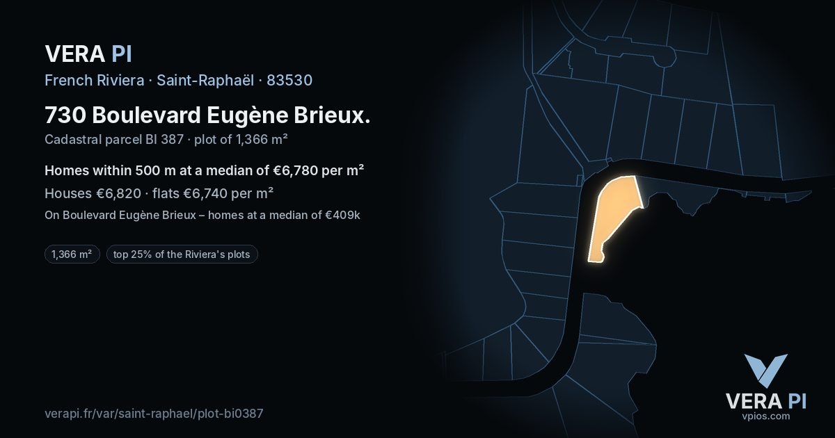 730 Boulevard Eugène Brieux, Saint-Raphaël at night – the plot lit, the parcels around coloured by the prices near them