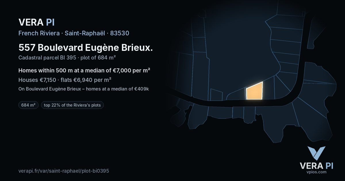 557 Boulevard Eugène Brieux, Saint-Raphaël at night – the plot lit, the parcels around coloured by the prices near them