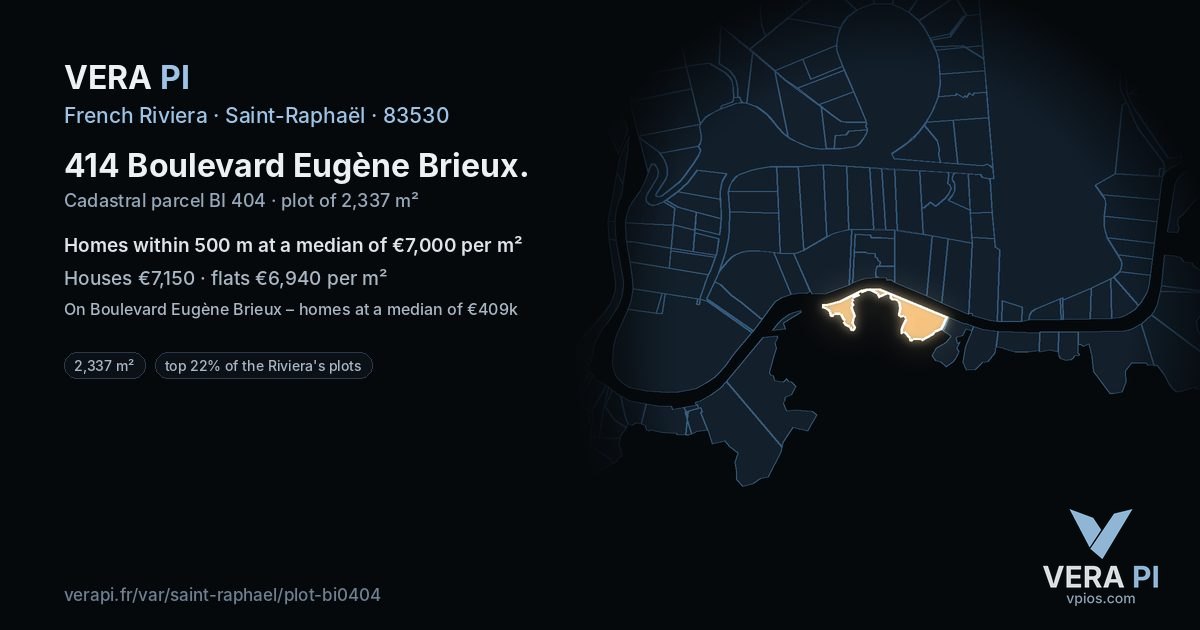 414 Boulevard Eugène Brieux, Saint-Raphaël at night – the plot lit, the parcels around coloured by the prices near them