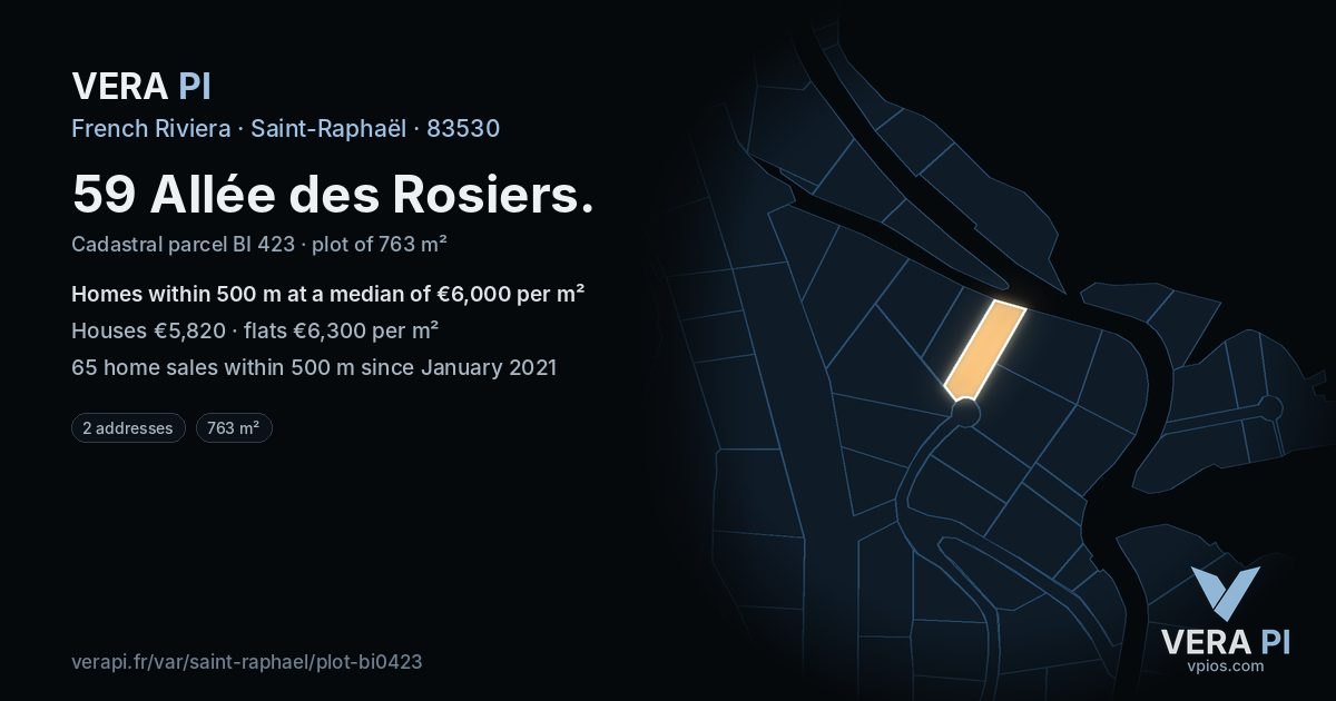 59 Allée des Rosiers, Saint-Raphaël at night – the plot lit, the parcels around coloured by the prices near them