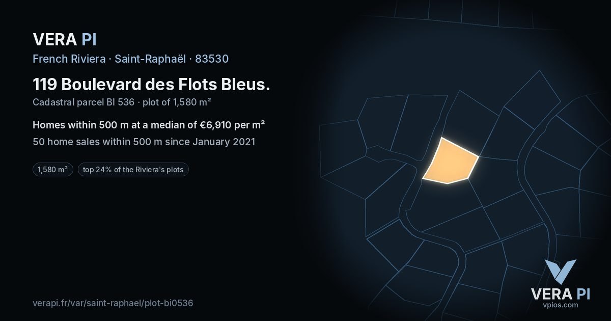 119 Boulevard des Flots Bleus, Saint-Raphaël at night – the plot lit, the parcels around coloured by the prices near them