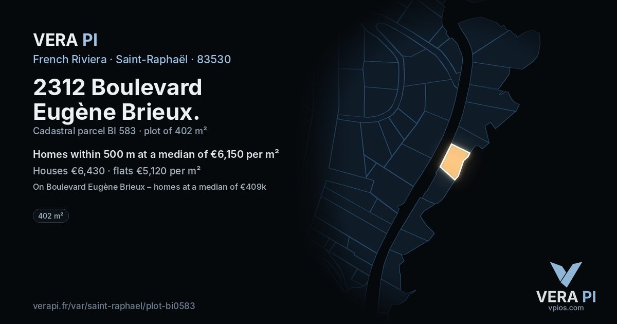 2312 Boulevard Eugène Brieux, Saint-Raphaël at night – the plot lit, the parcels around coloured by the prices near them