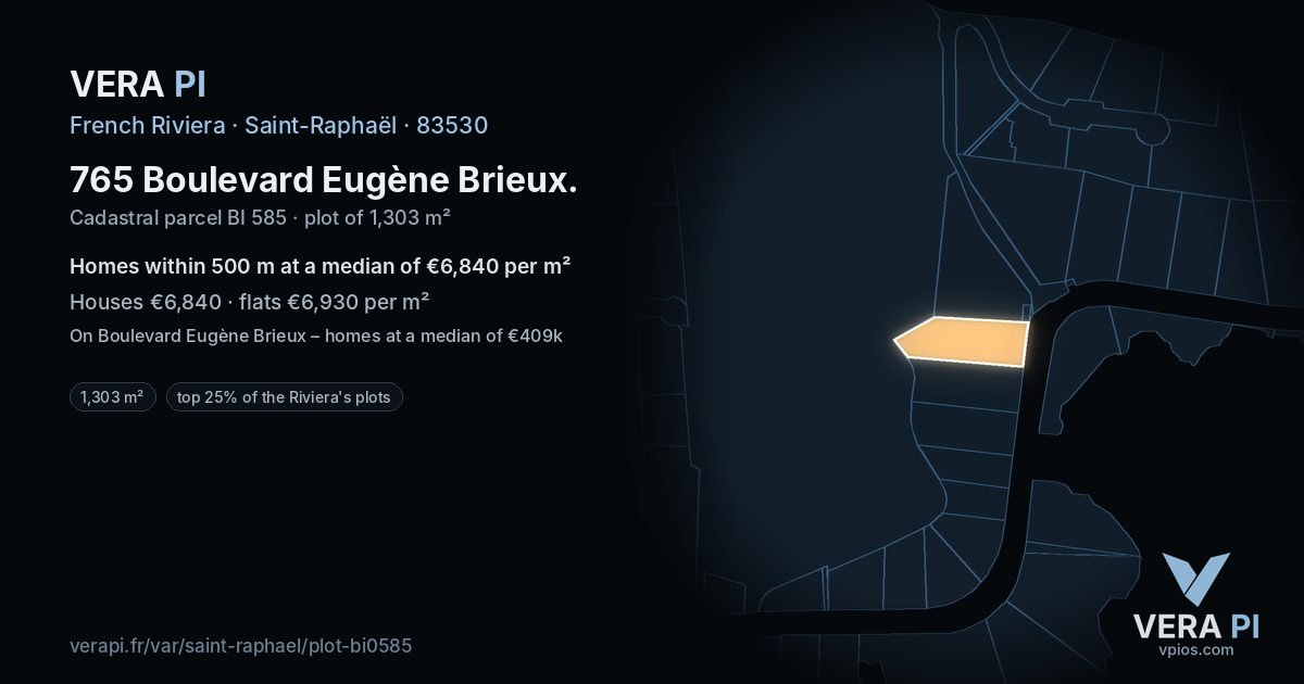 765 Boulevard Eugène Brieux, Saint-Raphaël at night – the plot lit, the parcels around coloured by the prices near them