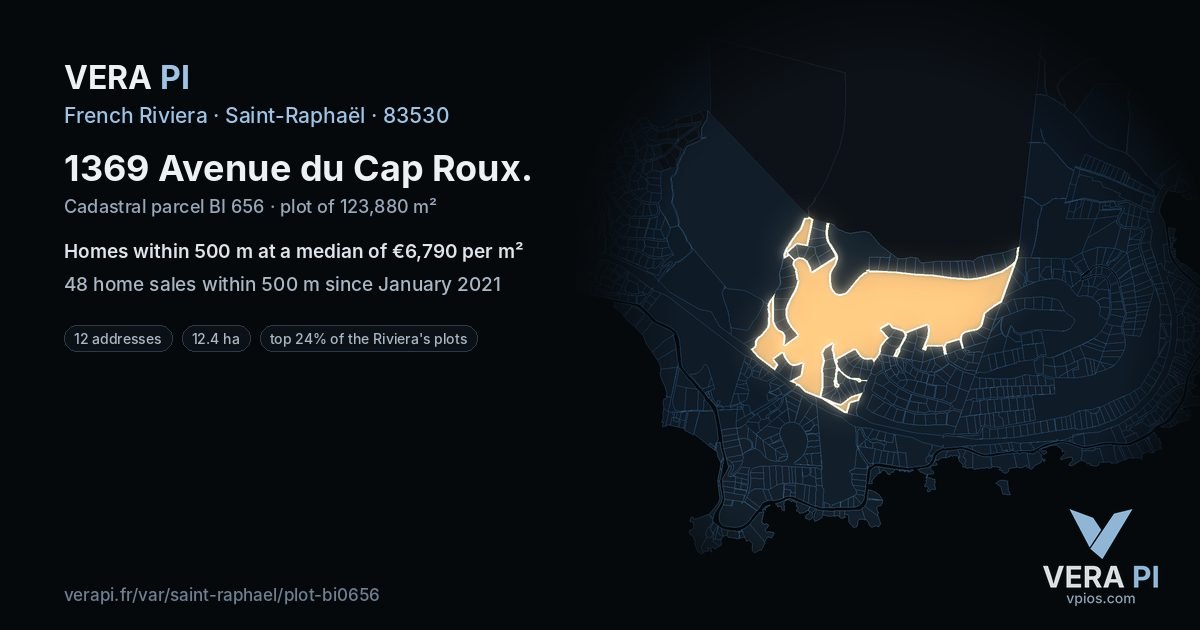 1369 Avenue du Cap Roux, Saint-Raphaël at night – the plot lit, the parcels around coloured by the prices near them