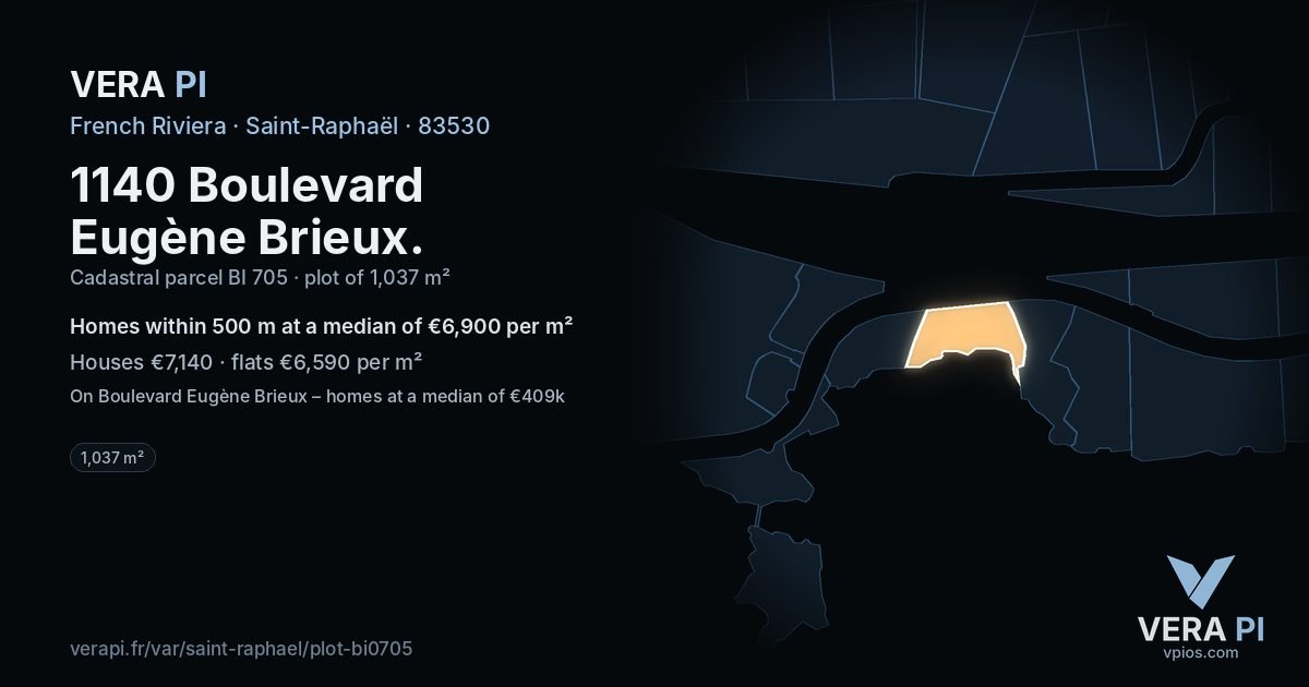 1140 Boulevard Eugène Brieux, Saint-Raphaël at night – the plot lit, the parcels around coloured by the prices near them