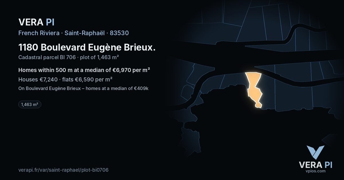 1180 Boulevard Eugène Brieux, Saint-Raphaël at night – the plot lit, the parcels around coloured by the prices near them