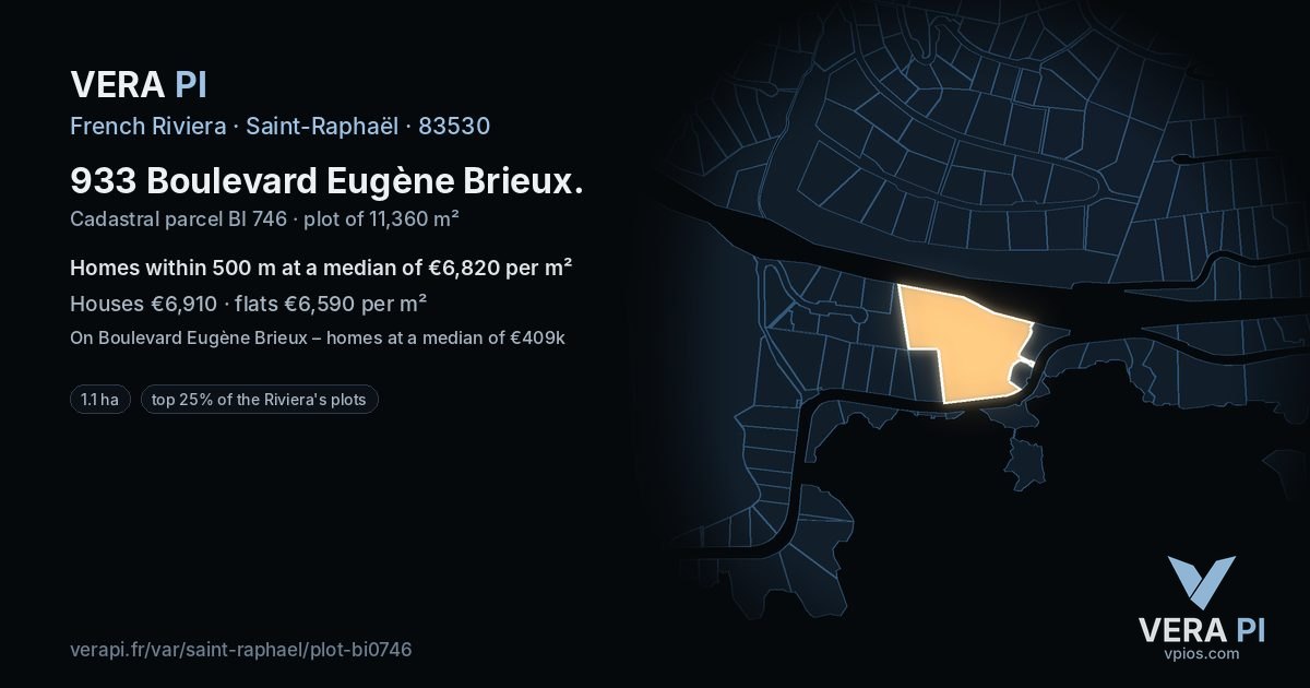 933 Boulevard Eugène Brieux, Saint-Raphaël at night – the plot lit, the parcels around coloured by the prices near them