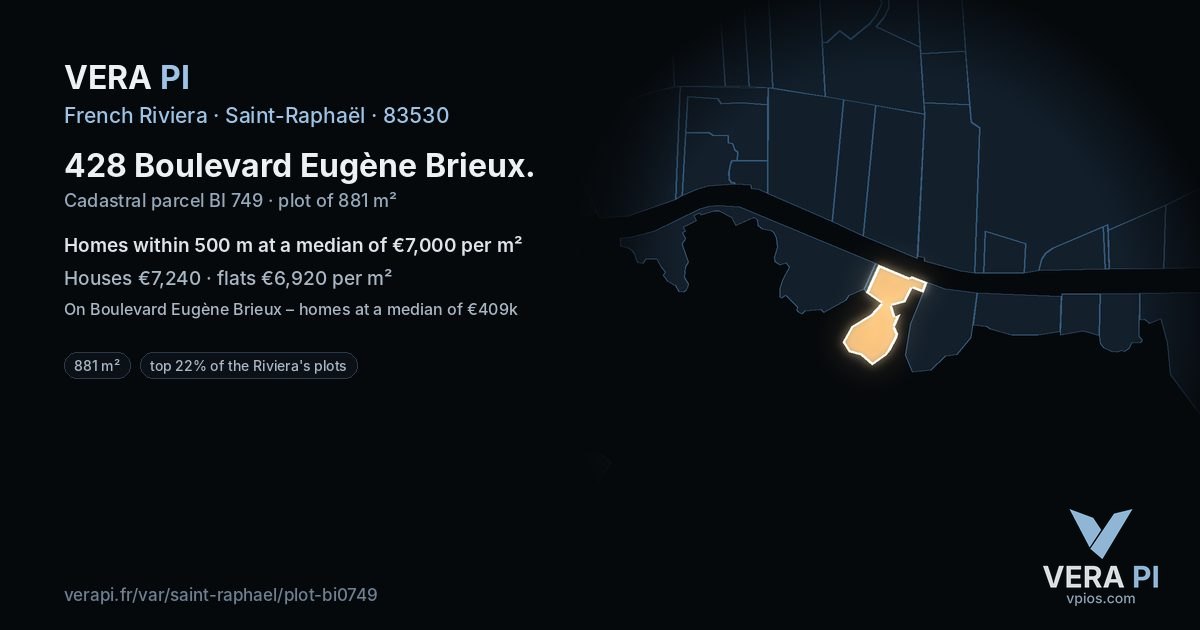 428 Boulevard Eugène Brieux, Saint-Raphaël at night – the plot lit, the parcels around coloured by the prices near them