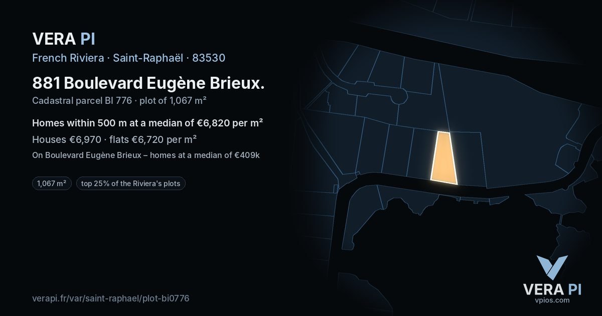 881 Boulevard Eugène Brieux, Saint-Raphaël at night – the plot lit, the parcels around coloured by the prices near them