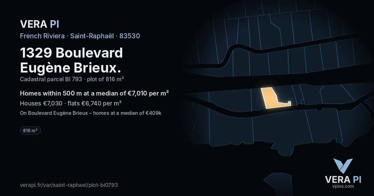 1329 Boulevard Eugène Brieux, Saint-Raphaël at night – the plot lit, the parcels around coloured by the prices near them