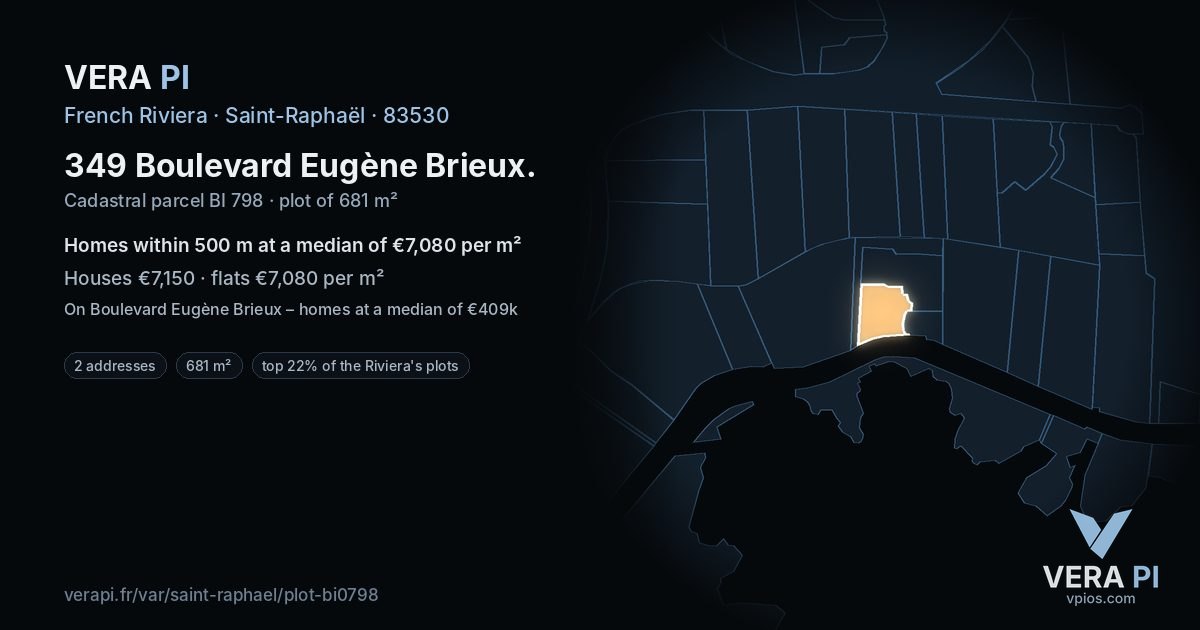 349 Boulevard Eugène Brieux, Saint-Raphaël at night – the plot lit, the parcels around coloured by the prices near them