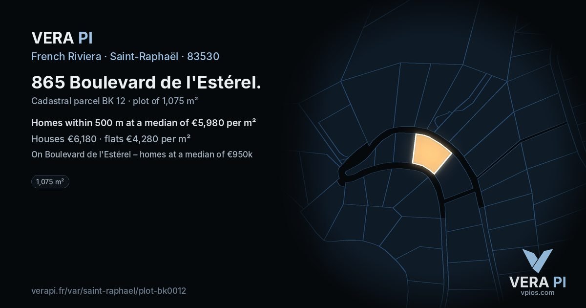 865 Boulevard de l'Estérel, Saint-Raphaël at night – the plot lit, the parcels around coloured by the prices near them