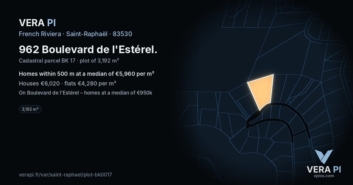 962 Boulevard de l'Estérel, Saint-Raphaël at night – the plot lit, the parcels around coloured by the prices near them