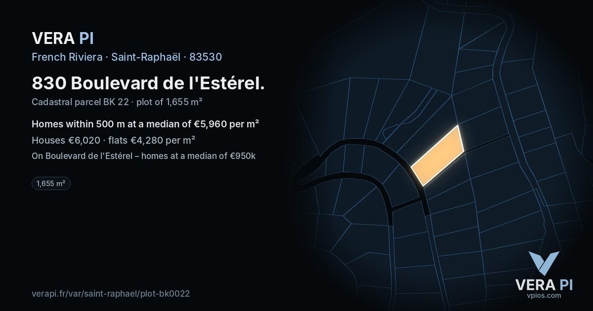 830 Boulevard de l'Estérel, Saint-Raphaël at night – the plot lit, the parcels around coloured by the prices near them